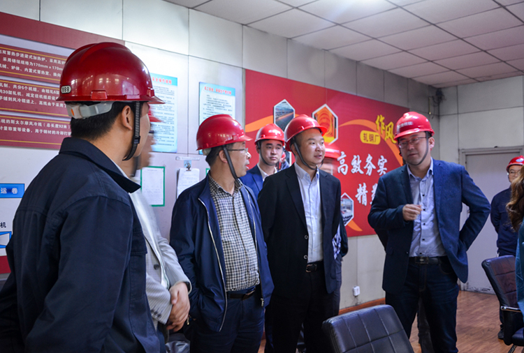 陜鋼集團漢鋼公司到釩鈦科技參觀交流：現(xiàn)場非常震撼，環(huán)境特別好！(圖3)