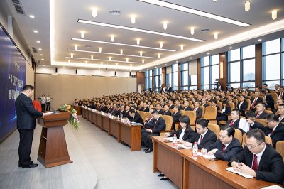 集團(tuán)公司隆重舉行 “9.30”講話紀(jì)念暨《川威故事》新書(shū)發(fā)布會(huì)