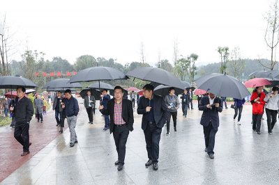 省總工會副主席苗勇率市州調(diào)研組專題調(diào)研川威集團(tuán)企業(yè)職工之家陣地建設(shè)情況