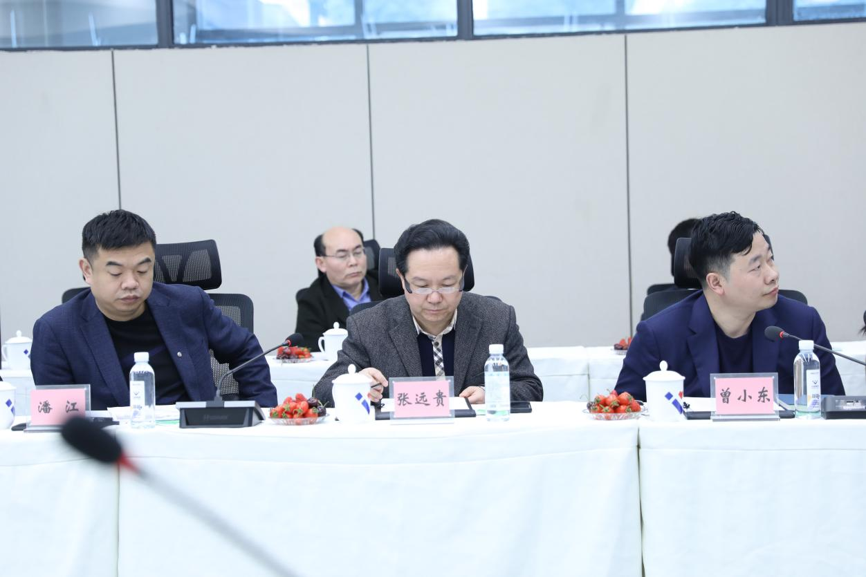 省冶金地質勘查院侯院長一行蒞臨川威集團連界基地考察交流(圖3) 省冶金地質勘查院侯院長一行蒞臨川威集團連界基地考察交流(圖3)