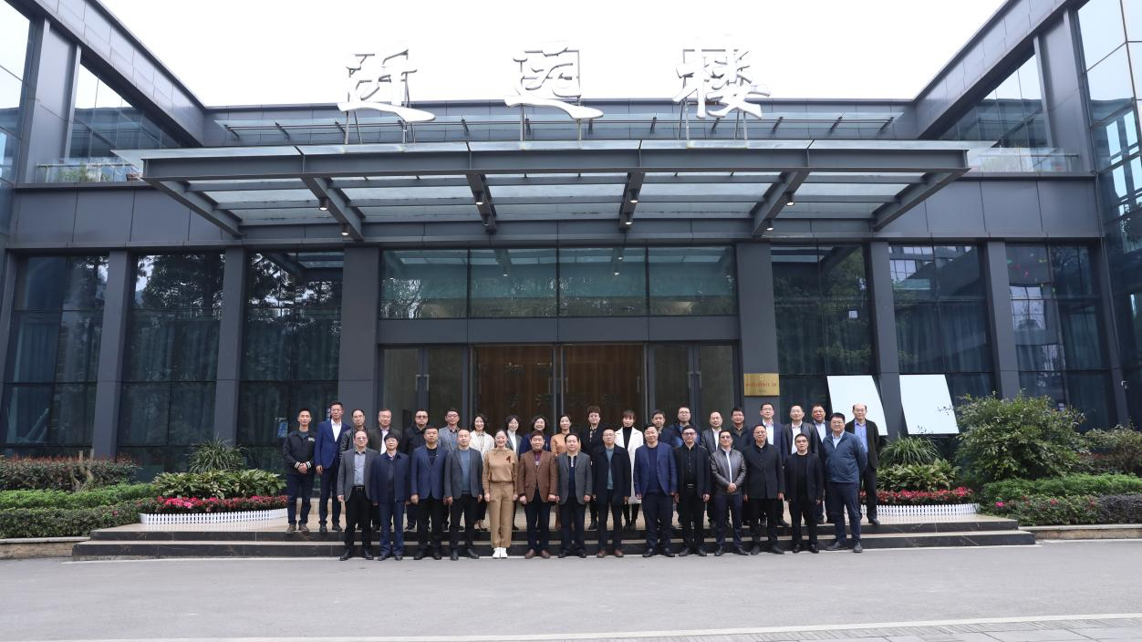 省冶金地質勘查院侯院長一行蒞臨川威集團連界基地考察交流(圖5) 省冶金地質勘查院侯院長一行蒞臨川威集團連界基地考察交流(圖5)