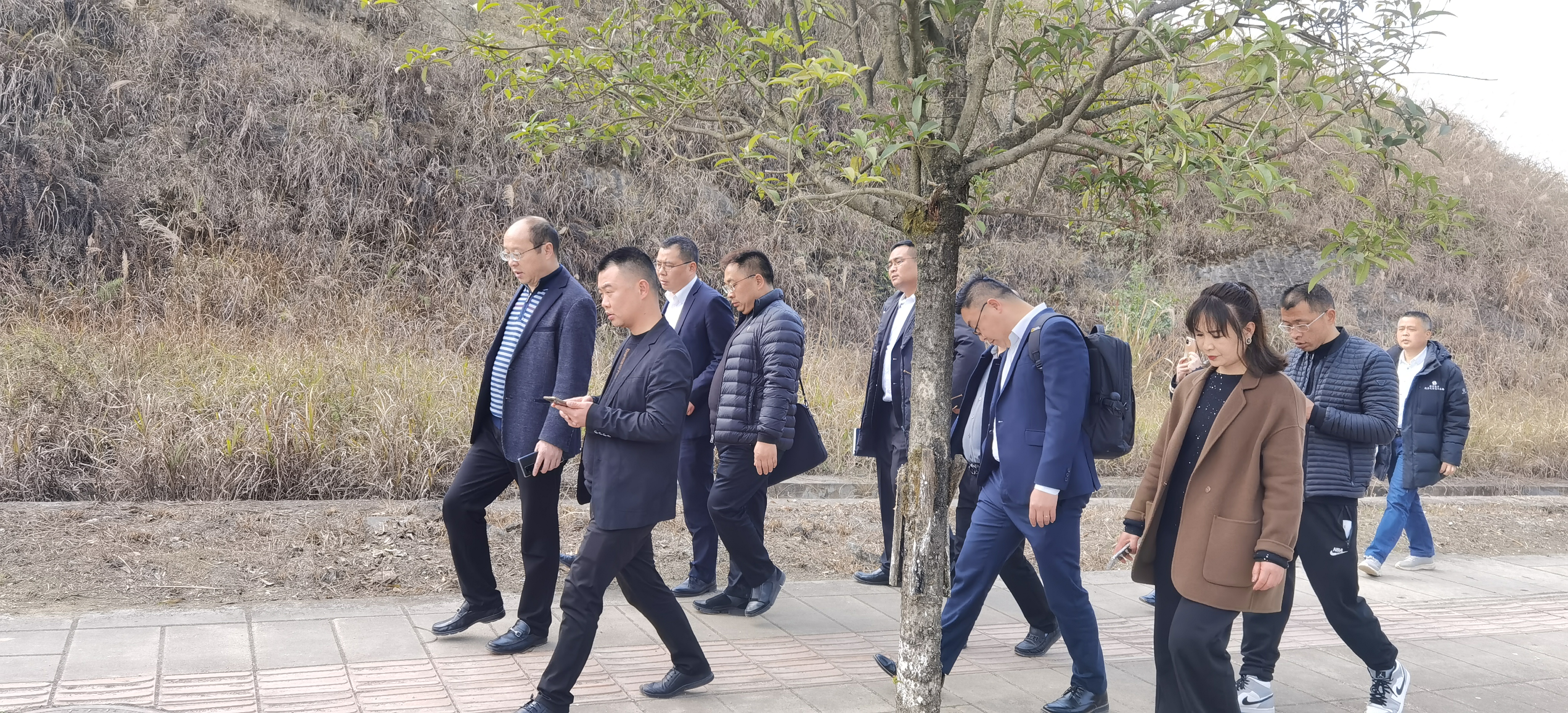 威遠(yuǎn)縣經(jīng)開區(qū)、眾心樂公司組織召開連界鎮(zhèn)城市規(guī)劃暨船石湖濕地公園項(xiàng)目研究會(huì)(圖3)